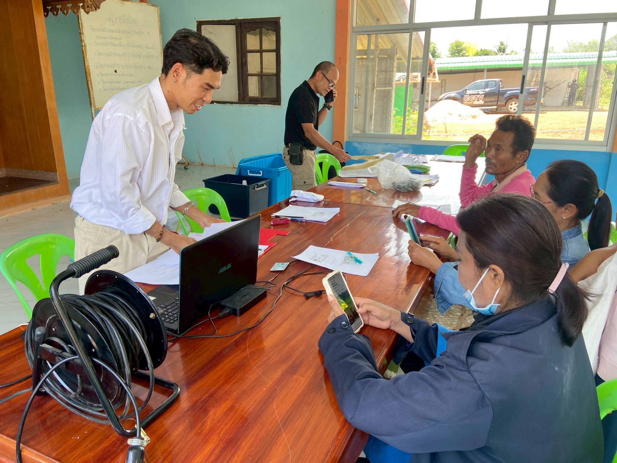 title - วันที่ 2 เมษายน 2569 นายวิทูล ประดิษฐ์บุญ ปฏิรูปที่ดินจังหวัดปราจีนบุรี มอบหมายให้ นายลิขิต ผันผ่อน ผู้อำนวยการกลุ่มกฎหมาย พร้อมด้วย เจ้าหน้าที่ ส.ป.ก.ปราจีนบุรี ลงพื้นที่ออกศูนย์บริการเคลื่อนที่ “Mobile Unit”  ยื่นคำร้องทั่วไปและปรึกษาข้อกฎหมายที่เกี่ยวข้องกับการปฏิรูปที่ดิน ณ ตำบลวังท่าช้าง อำเภอกบินทร์บุรี จังหวัดปราจีนบุรี